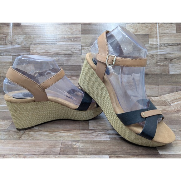 Clarks Artisan Caslynn Women's Size 9M Wedge Sandals Leather Strap Tan Black - Picture 1 of 10
